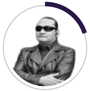 Instructor Mario Farias